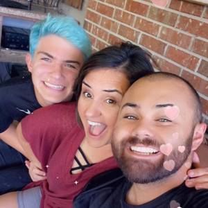 Meet your Posher, Monique